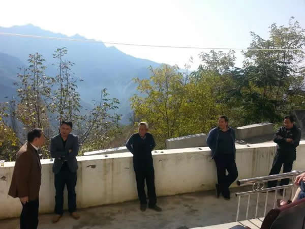 隴運(yùn)集團(tuán)公司董事長、黨委書記李寅祥率相關(guān)人員專程前往精準(zhǔn)扶貧點(diǎn)進(jìn)行深入調(diào)研