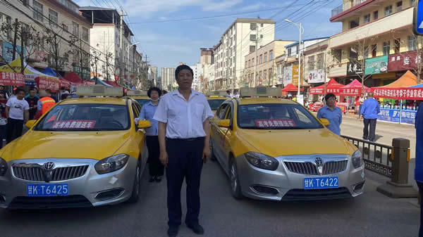 “愛心送考、奉獻社會”---隴運集團在行動