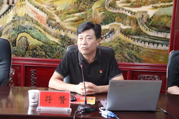 市政府國資委黨委委員、副主任符贊到隴運(yùn)集團(tuán)公司開展講授 黨紀(jì)學(xué)習(xí)教育專題 黨課暨“七一”慰問活動(dòng)