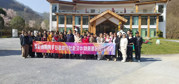 隴運集團潤華旅游客運公司  晟游天下旅行社與隴南裕河大景區(qū)簽署旅游市場戰(zhàn)略合作協(xié)議